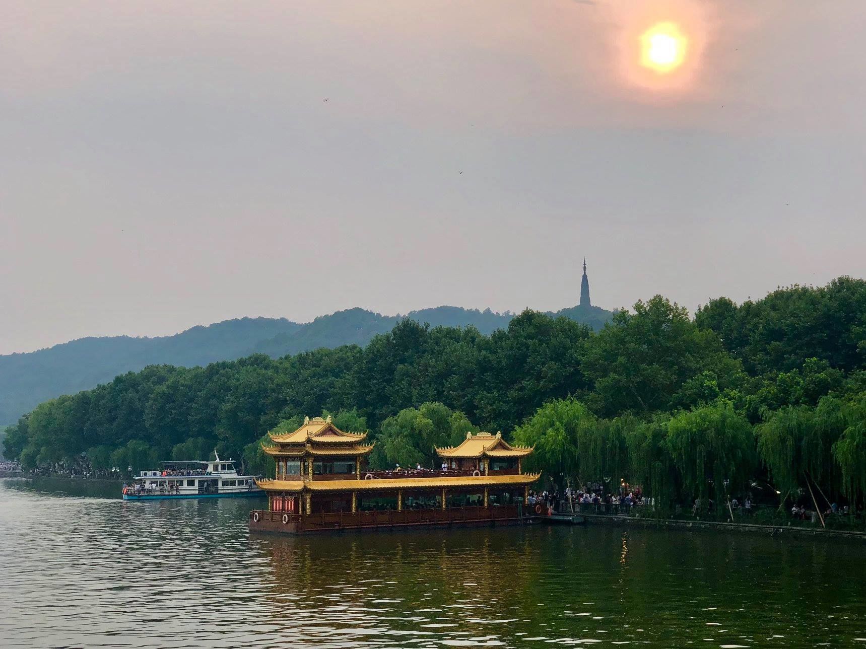  By ways of cultural experiences, the two visited a famous temple before the tradeshow began and on their second-to-last day saw the West Lake, a legendary freshwater lake in Hangzhou. The ultra-fast train only required 50 minutes to complete the 200 kilometers trip. 