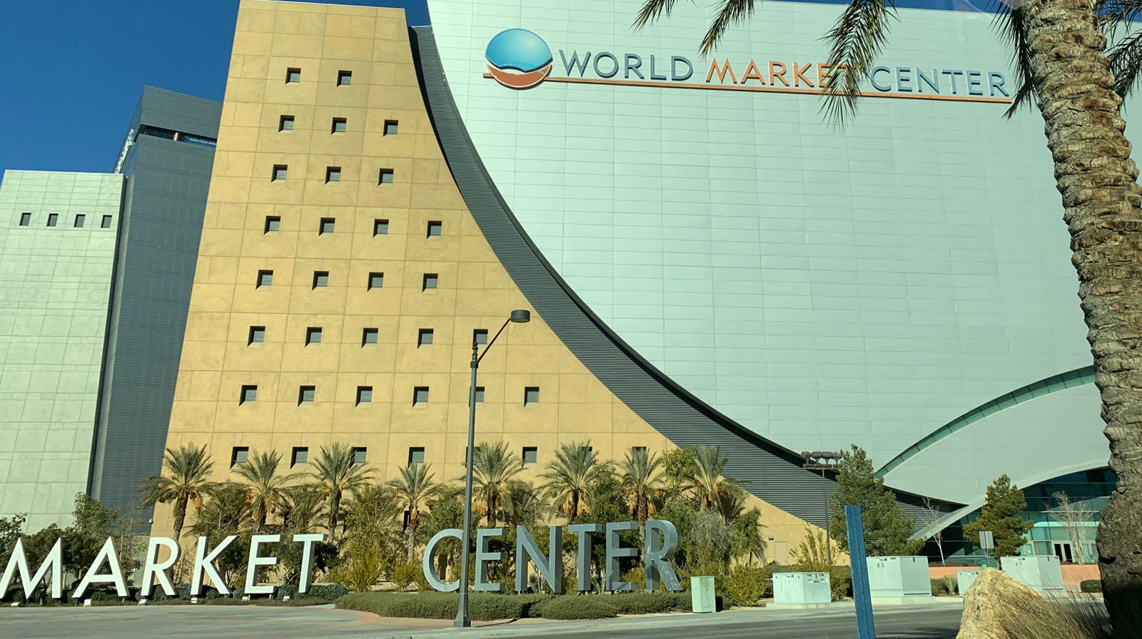 After establishing our own US-based entity and distribution in 2018, it was great to see the interest in our quirky characters and quality porcelain made in Germany take off in the United States. After an initial focus on setting up our online business in order to make our products available to all consumers across the country, we are now directing our resources towards establishing the brand in retail, which we still believe is the best way to see our products.