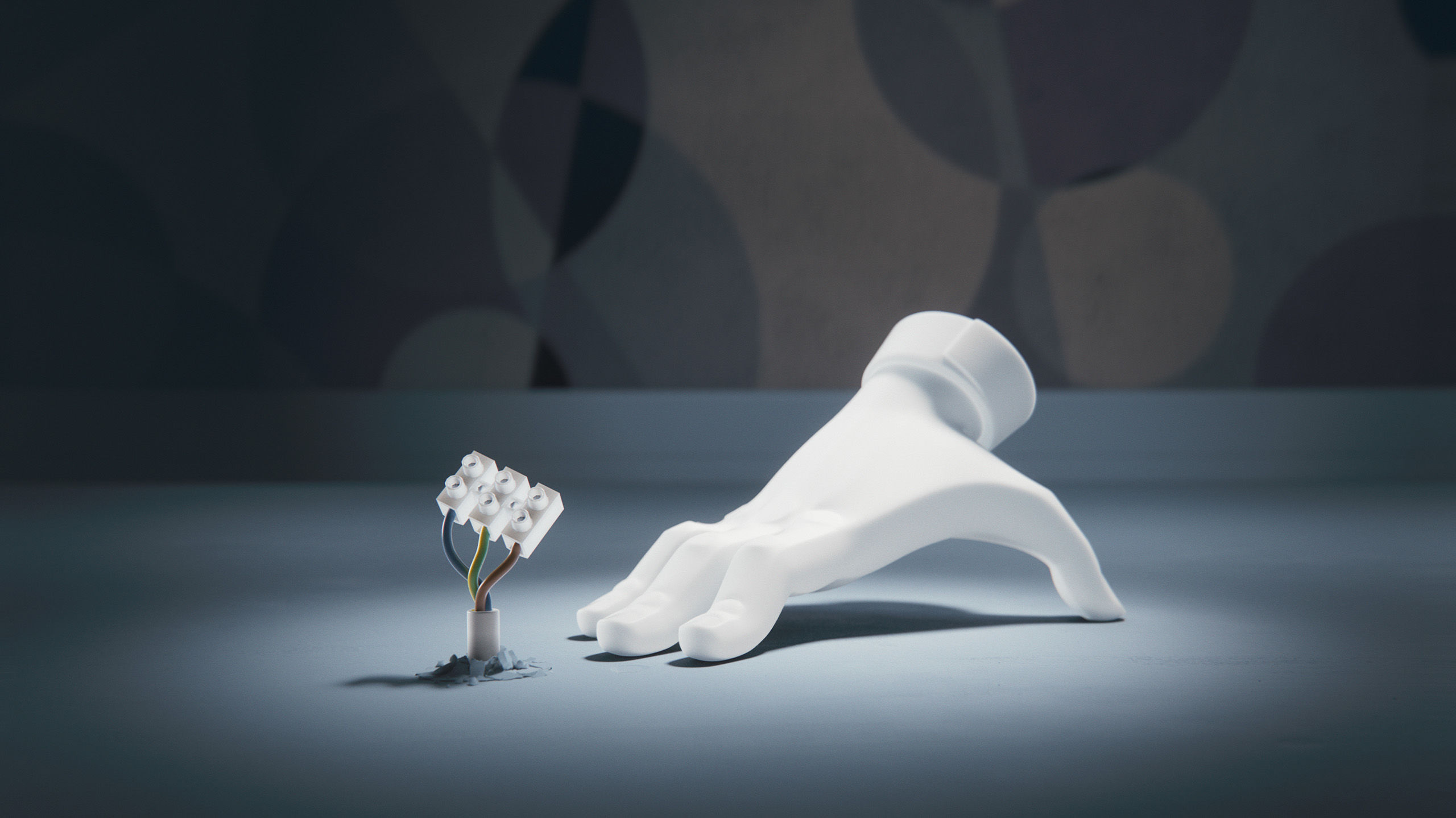 As a new line of FIFTYEIGHT PRODUCTS, the CEELINGS family has inherited some of our best genes. This starts with the origins: Everything is made 100% in Germany according to social and environmental guidelines. Plus, we’re keeping it local and delivery chains as short as possible. That’s because everything – design, toolmaking, production and packaging at a sheltered workshop – happens within a 30-kilometer radius of our headquarters in the city of Frankfurt.