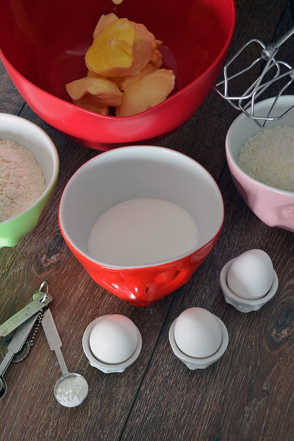 Preparation 1. Whisk the butter together with the sugar using a hand-held electric mixer until foaming.